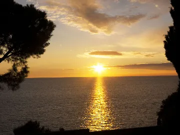 2-Bedroom House in Tinjan for Up to 5 Guests