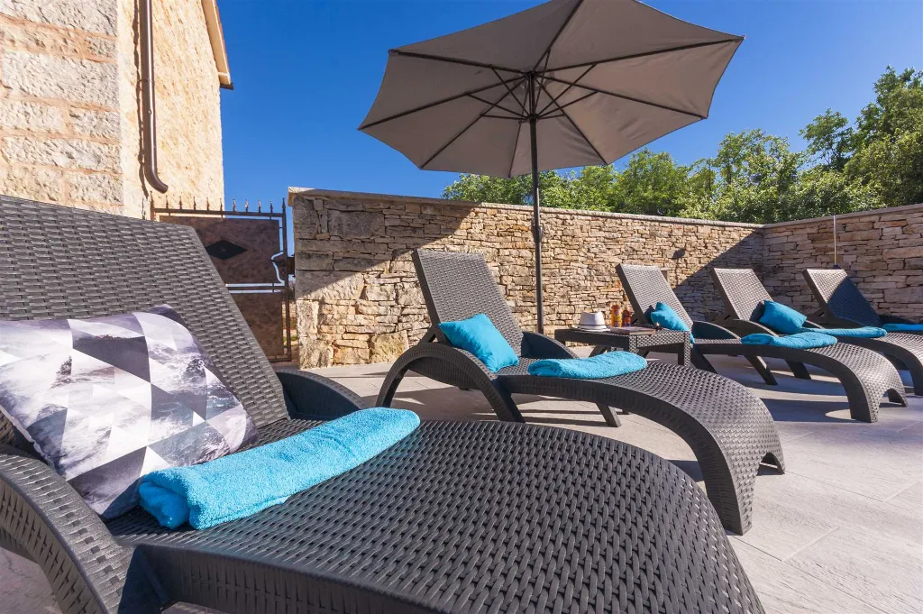 3-Bedroom Villa with Private Pool in Žminj