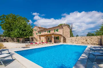 3-Bedroom Villa with Private Pool in Žminj