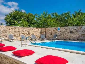 3-Bedroom Villa with Private Pool in Žminj