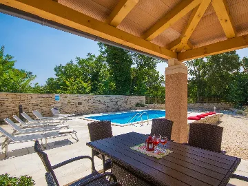 3-Bedroom Villa with Private Pool in Žminj