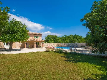 3-Bedroom Villa with Private Pool in Žminj