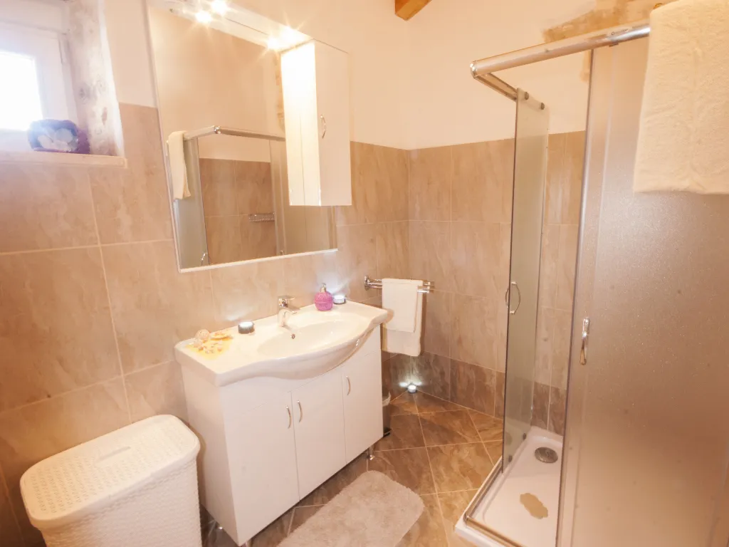 3-Bedroom Villa with Private Pool in Žminj