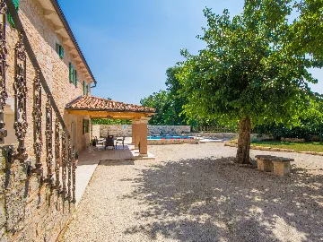 3-Bedroom Villa with Private Pool in Žminj