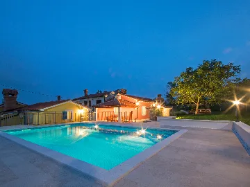 House in Pićan for Groups & Families (up to 12)