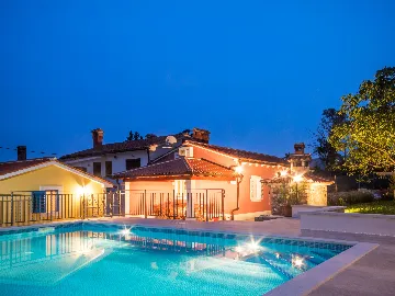 House in Pićan for Groups & Families (up to 12)