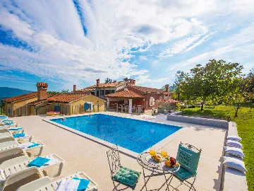 House in Pićan for Groups & Families (up to 12)