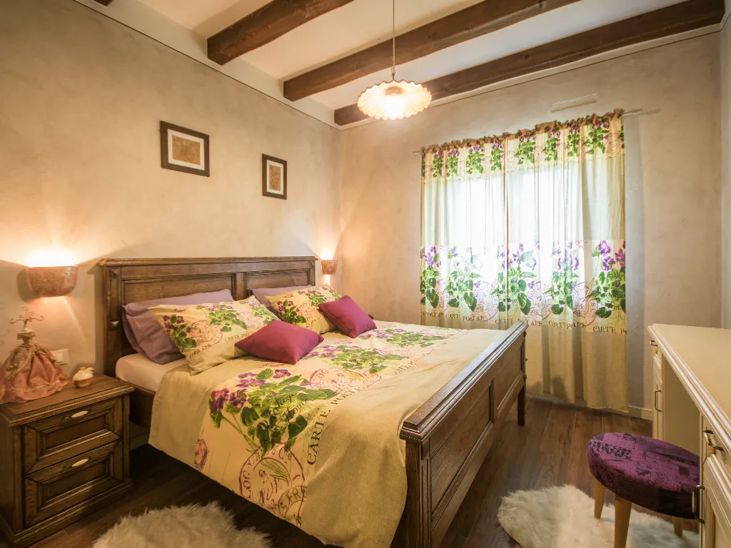 House in Pićan for Groups & Families (up to 12)