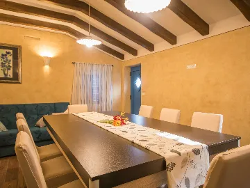House in Pićan for Groups & Families (up to 12)