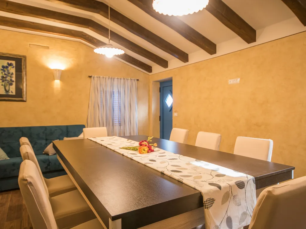 House in Pićan for Groups & Families (up to 12)