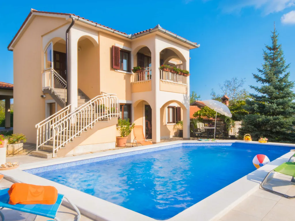 2-Bedroom House in Labin for Up to 6 Guests
