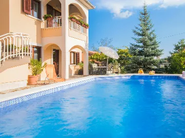 2-Bedroom House in Labin for Up to 6 Guests