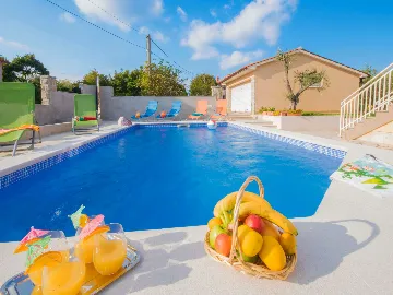 2-Bedroom House in Labin for Up to 6 Guests