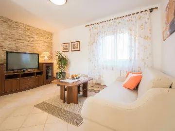 2-Bedroom House in Labin for Up to 6 Guests