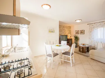 2-Bedroom House in Labin for Up to 6 Guests