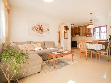 2-Bedroom House in Labin for Up to 6 Guests