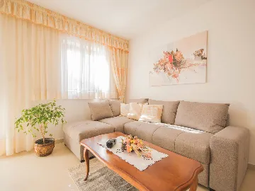 2-Bedroom House in Labin for Up to 6 Guests