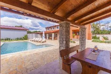 Private 8-Bedroom House for 16 Guests in Divšići
