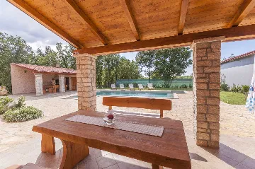 Private 8-Bedroom House for 16 Guests in Divšići