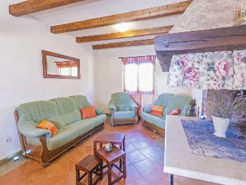 Private 8-Bedroom House for 16 Guests in Divšići