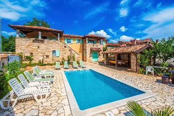 Stone House with Private Pool in Gračišće