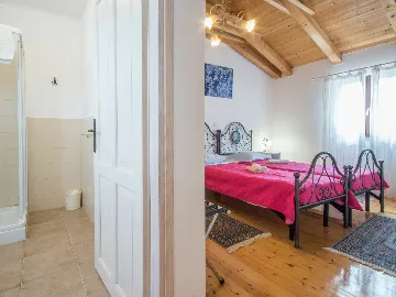 Stone House with Private Pool in Gračišće