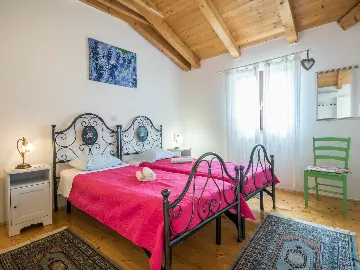 Stone House with Private Pool in Gračišće