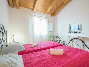 Stone House with Private Pool in Gračišće