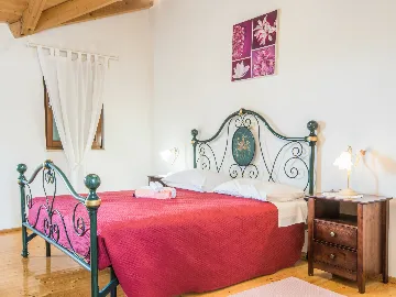 Stone House with Private Pool in Gračišće