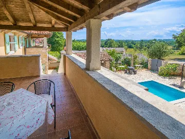 Stone House with Private Pool in Gračišće