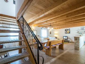 Stone House with Private Pool in Gračišće