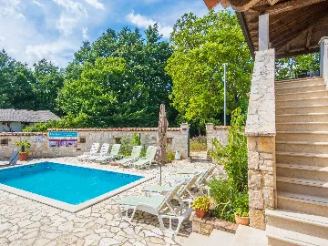 Stone House with Private Pool in Gračišće