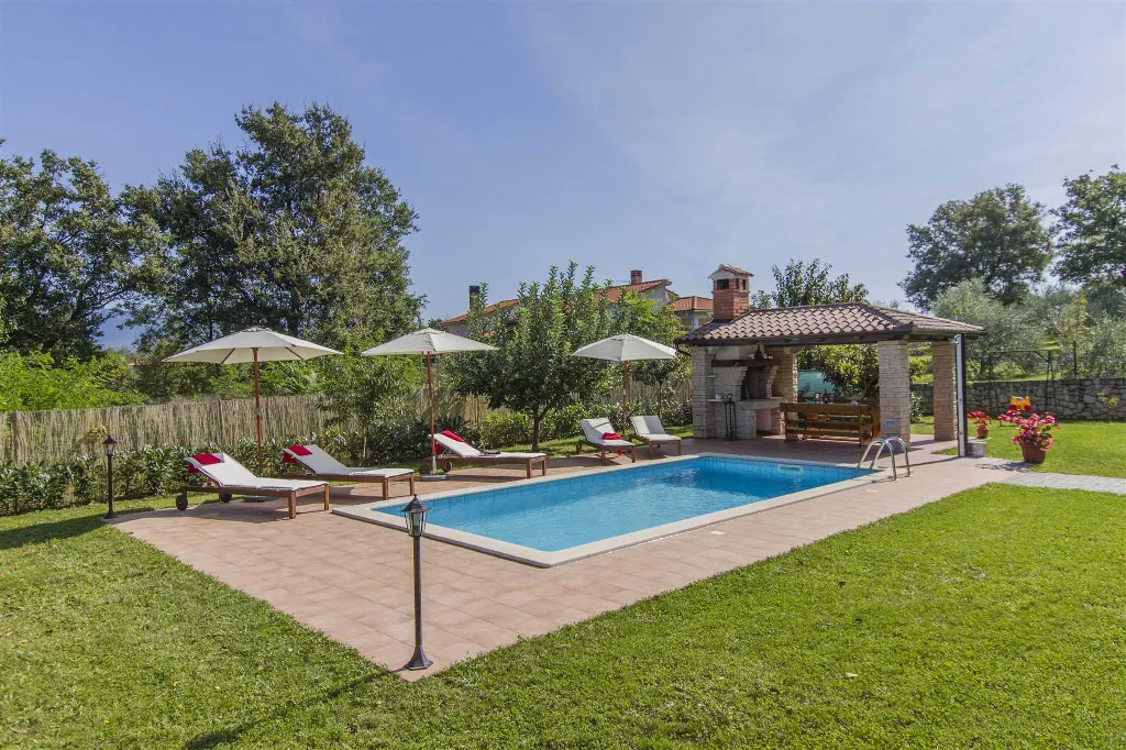 4-Bedroom House in Nedešćina with Private Pool