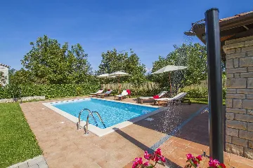 4-Bedroom House in Nedešćina with Private Pool