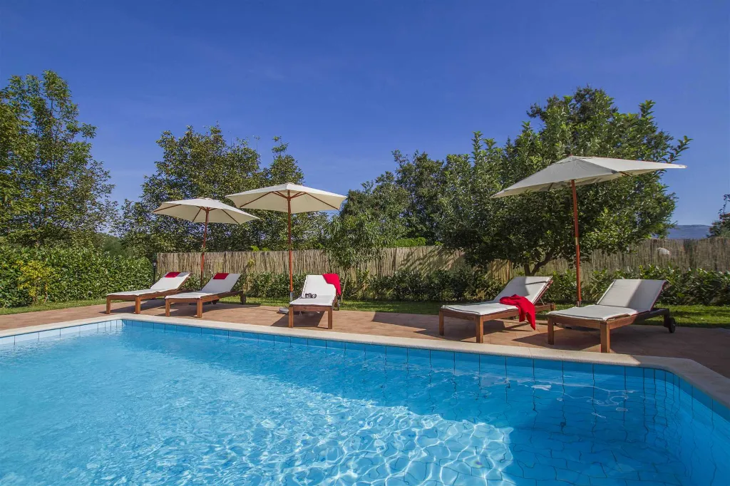 4-Bedroom House in Nedešćina with Private Pool