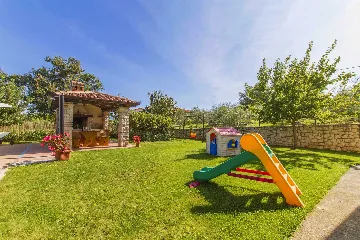 4-Bedroom House in Nedešćina with Private Pool