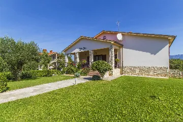 4-Bedroom House in Nedešćina with Private Pool