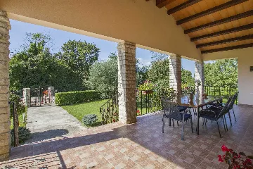4-Bedroom House in Nedešćina with Private Pool