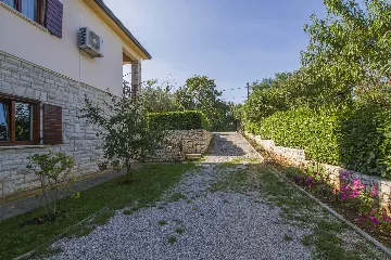 4-Bedroom House in Nedešćina with Private Pool