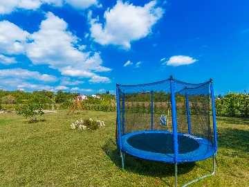 4-Bedroom House with Private Pool in Labin