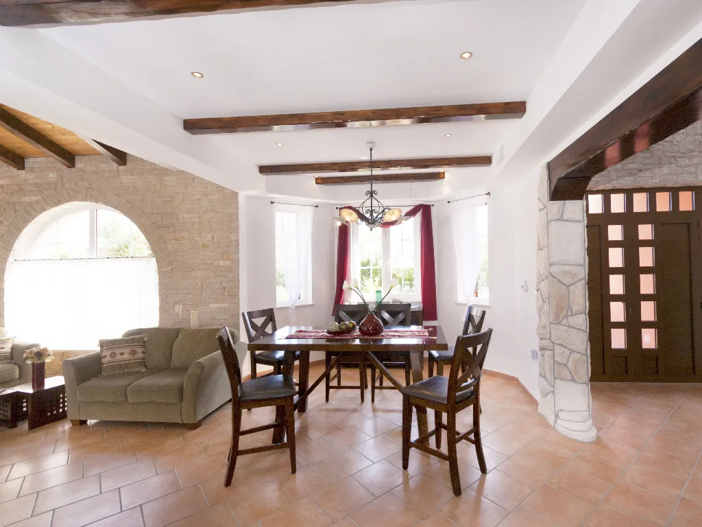 4-Bedroom House with Private Pool in Labin