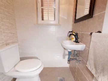 4-Bedroom House with Private Pool in Labin