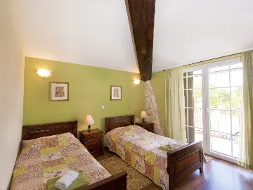 4-Bedroom House with Private Pool in Labin