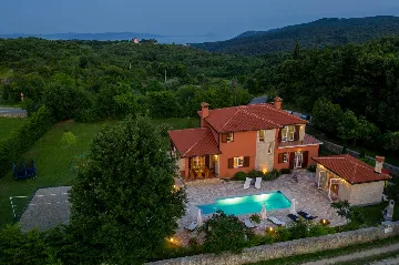 4-Bedroom House with Private Pool in Labin