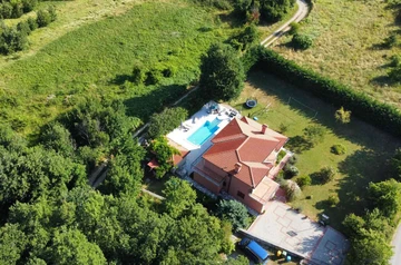 4-Bedroom House with Private Pool in Labin