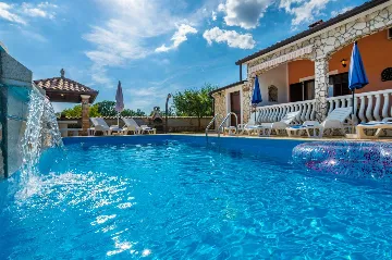 5-Bedroom House in Nedešćina for Up to 9 Guests