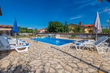 5-Bedroom House in Nedešćina for Up to 9 Guests