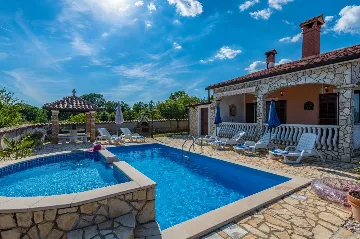 5-Bedroom House in Nedešćina for Up to 9 Guests