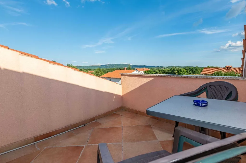 5-Bedroom House in Nedešćina for Up to 9 Guests