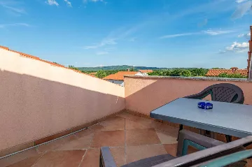 5-Bedroom House in Nedešćina for Up to 9 Guests